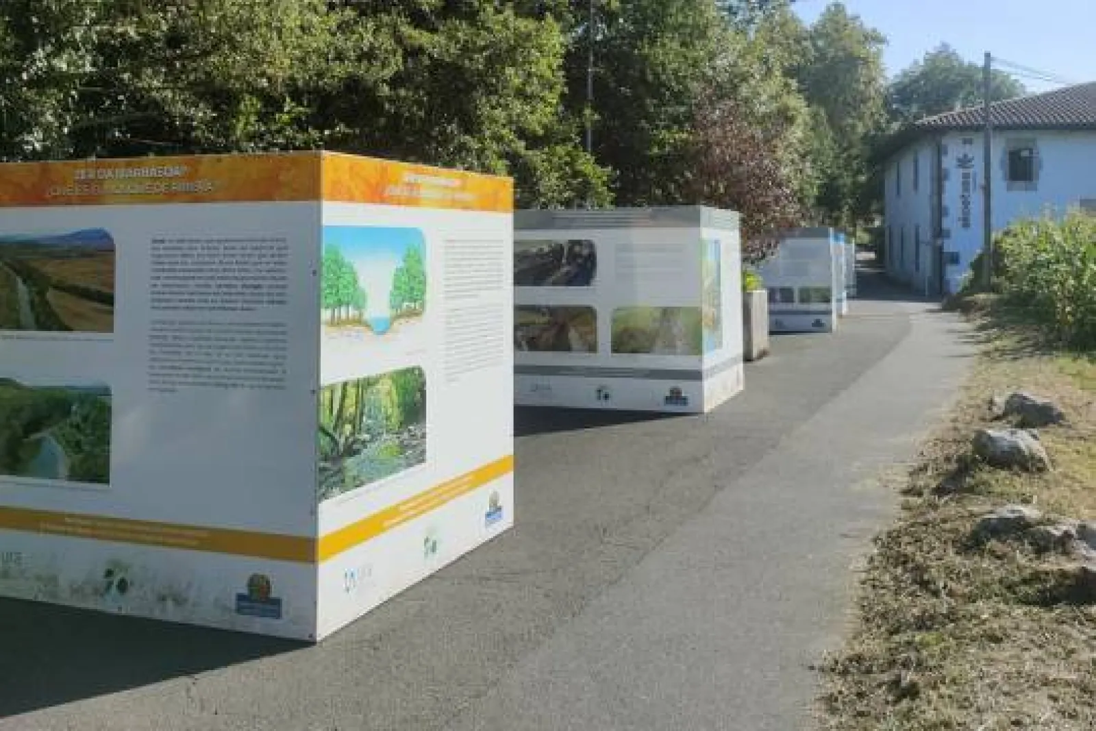 "El bosque de ribera: protección del río y refugio de vida silvestre", exposición de URA