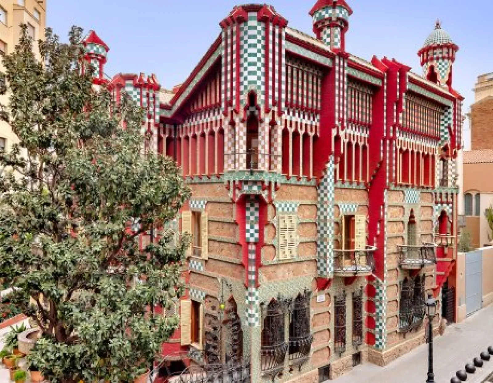Inauguración de la Sala del Fumador restaurada en la Casa Vicens — IX años de la apertura como casa-museo