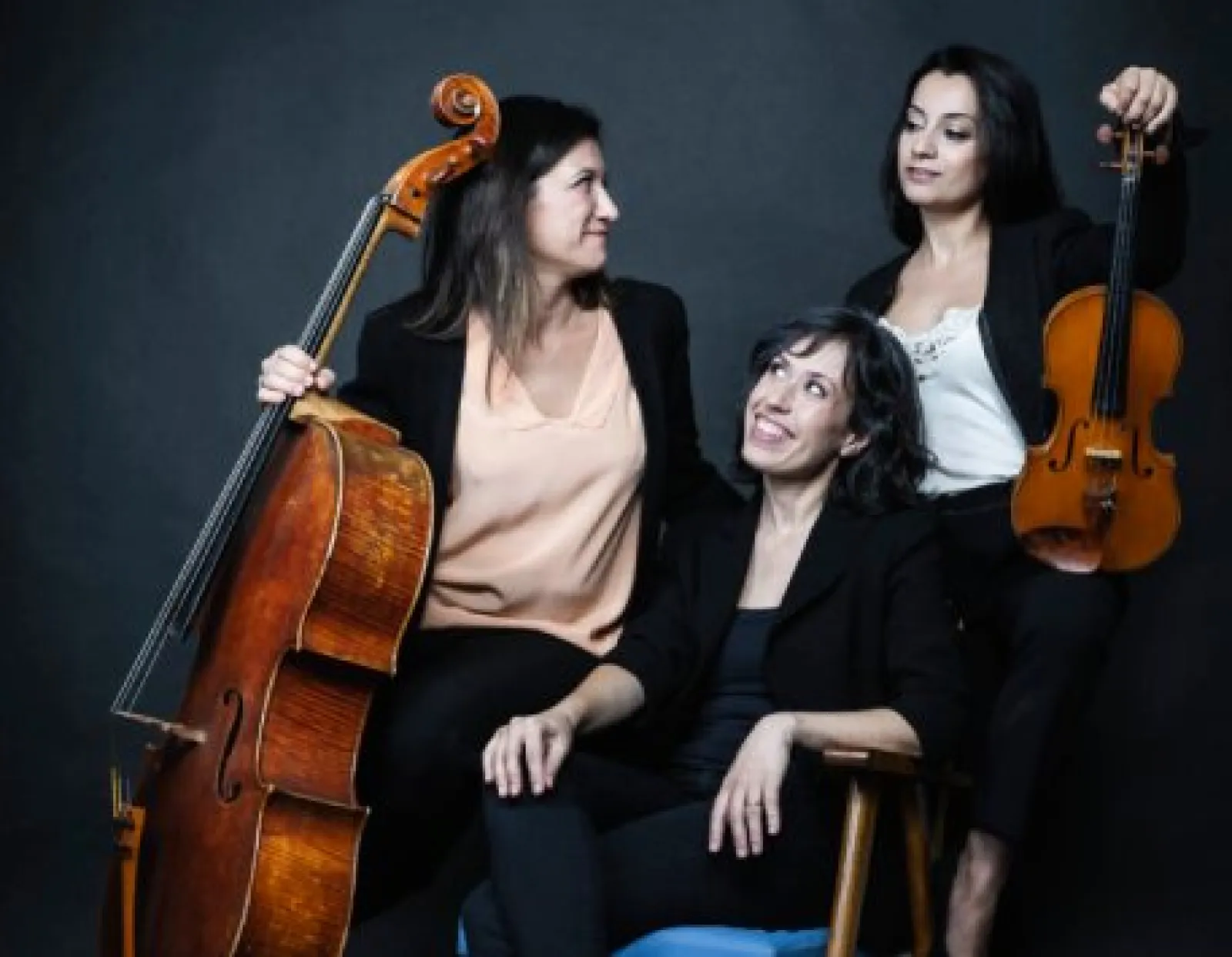 Trio Freixas — Entre cordes