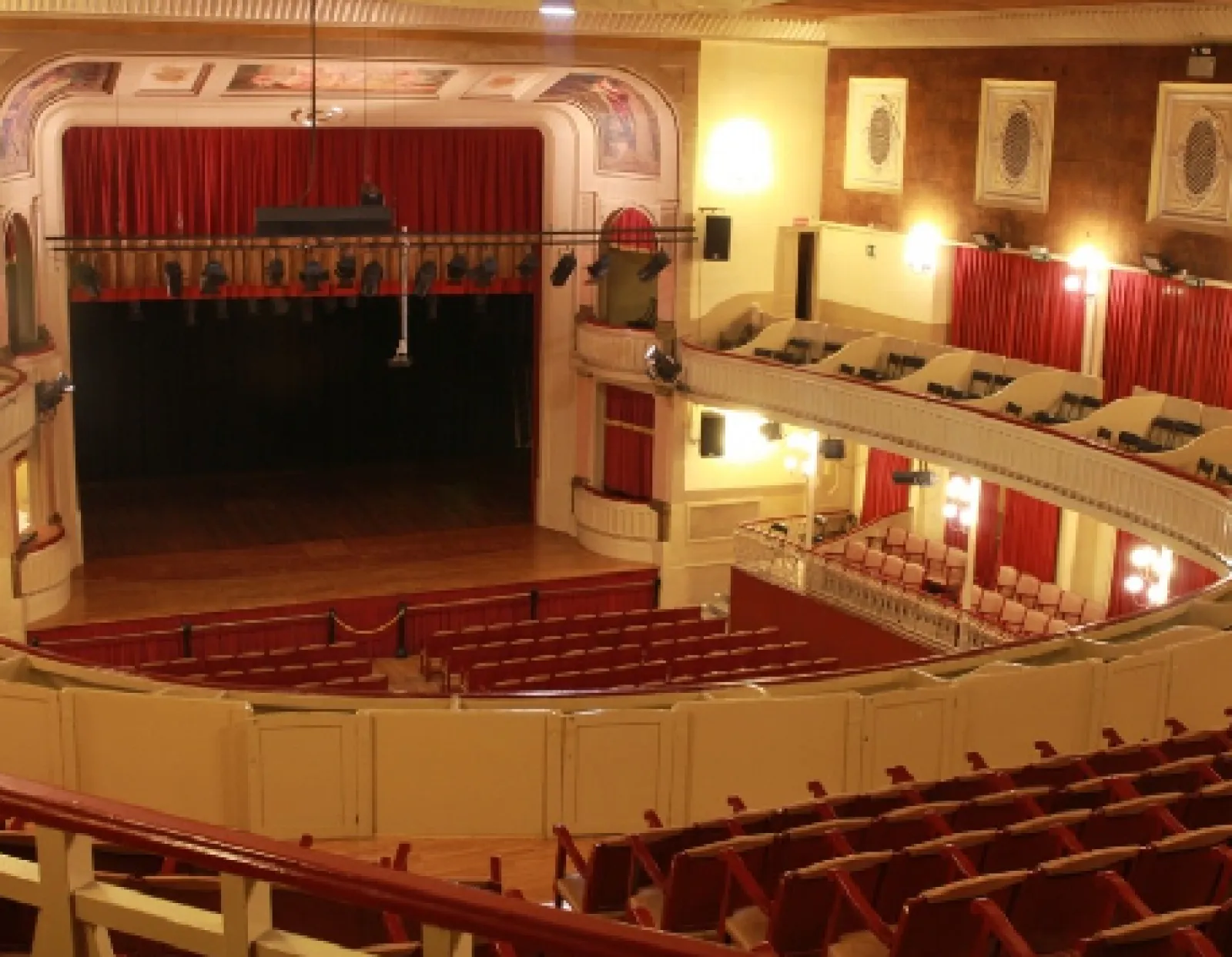 Octubre en el Casino l'Aliança — Conciertos y espectáculos