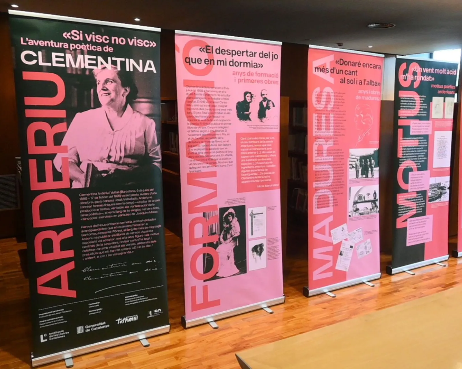 Acto de inauguración de la exposición "Si visc no visc. L'aventura poètica de Clementina Arderiu"