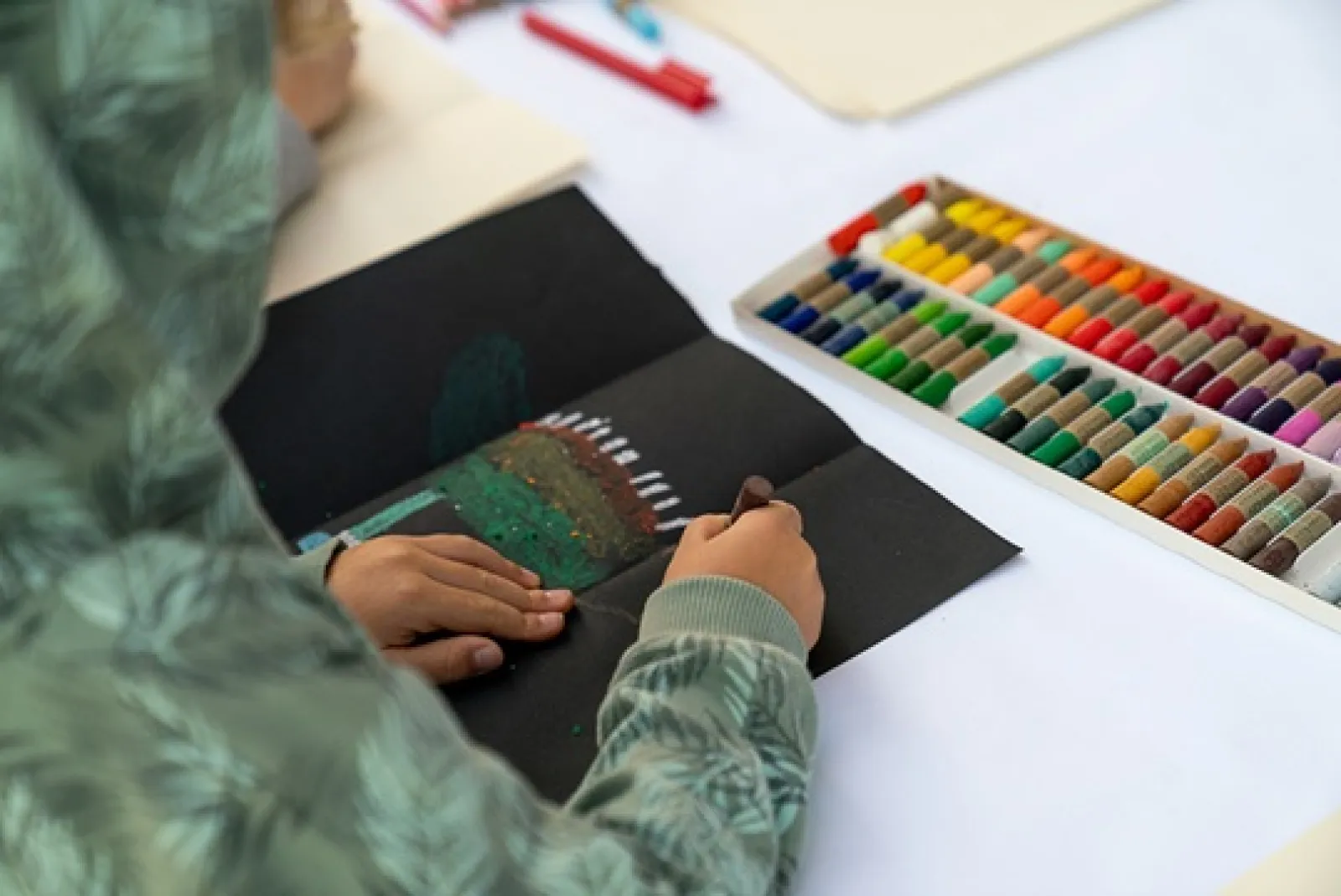 Family art workshop: "Cuerpos geométricos"