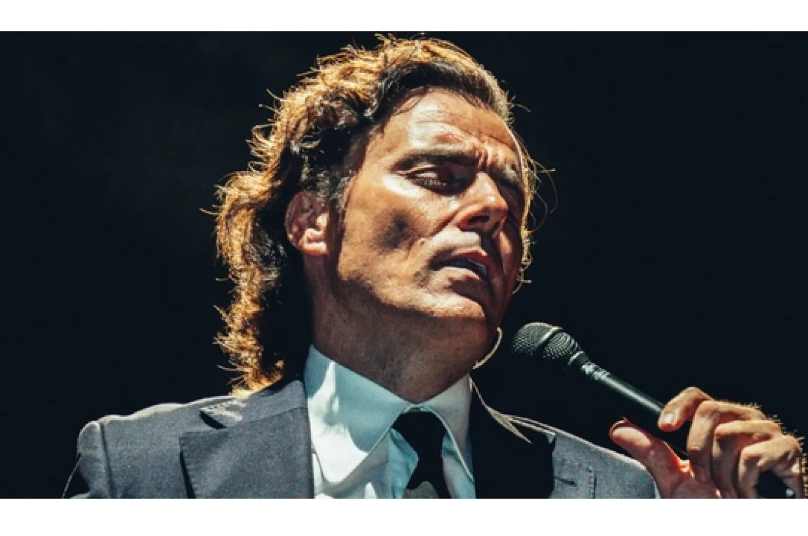 "Diego Ramos revive las canciones de Julio Iglesias"